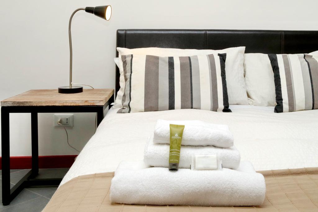 Cozy Apartment Fabia 300 Mt From Colosseum Roma Exterior foto
