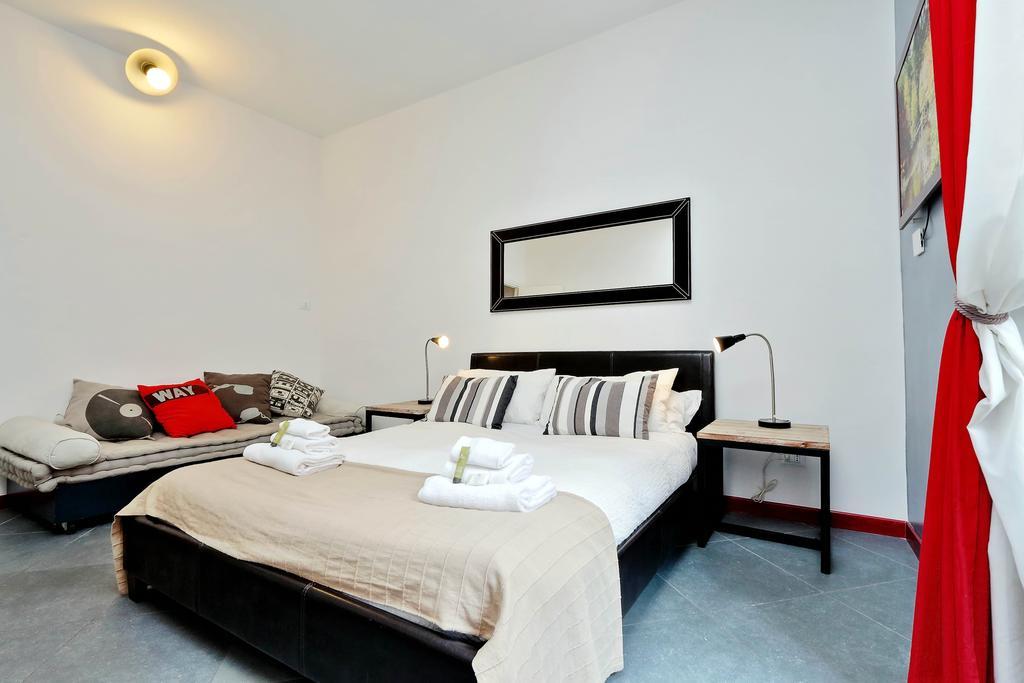 Cozy Apartment Fabia 300 Mt From Colosseum Roma Exterior foto