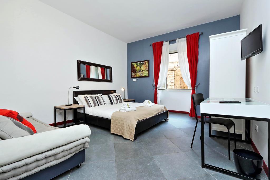 Cozy Apartment Fabia 300 Mt From Colosseum Roma Exterior foto