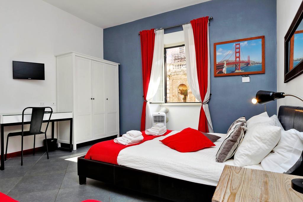 Cozy Apartment Fabia 300 Mt From Colosseum Roma Exterior foto